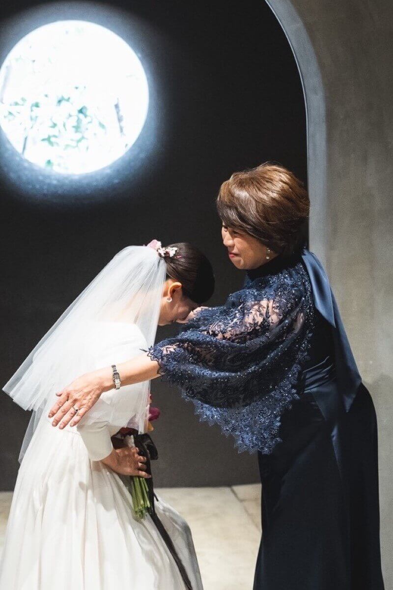 RS COUTURE（アールエス・クチュール）のビーズ刺繍ボレロドレスを実際にご着用いただいたお客様のお写真